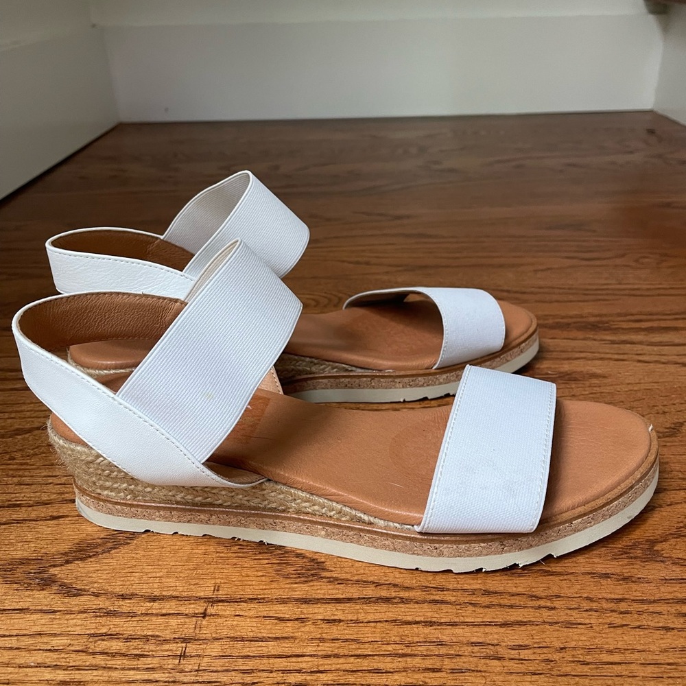 White wedges
